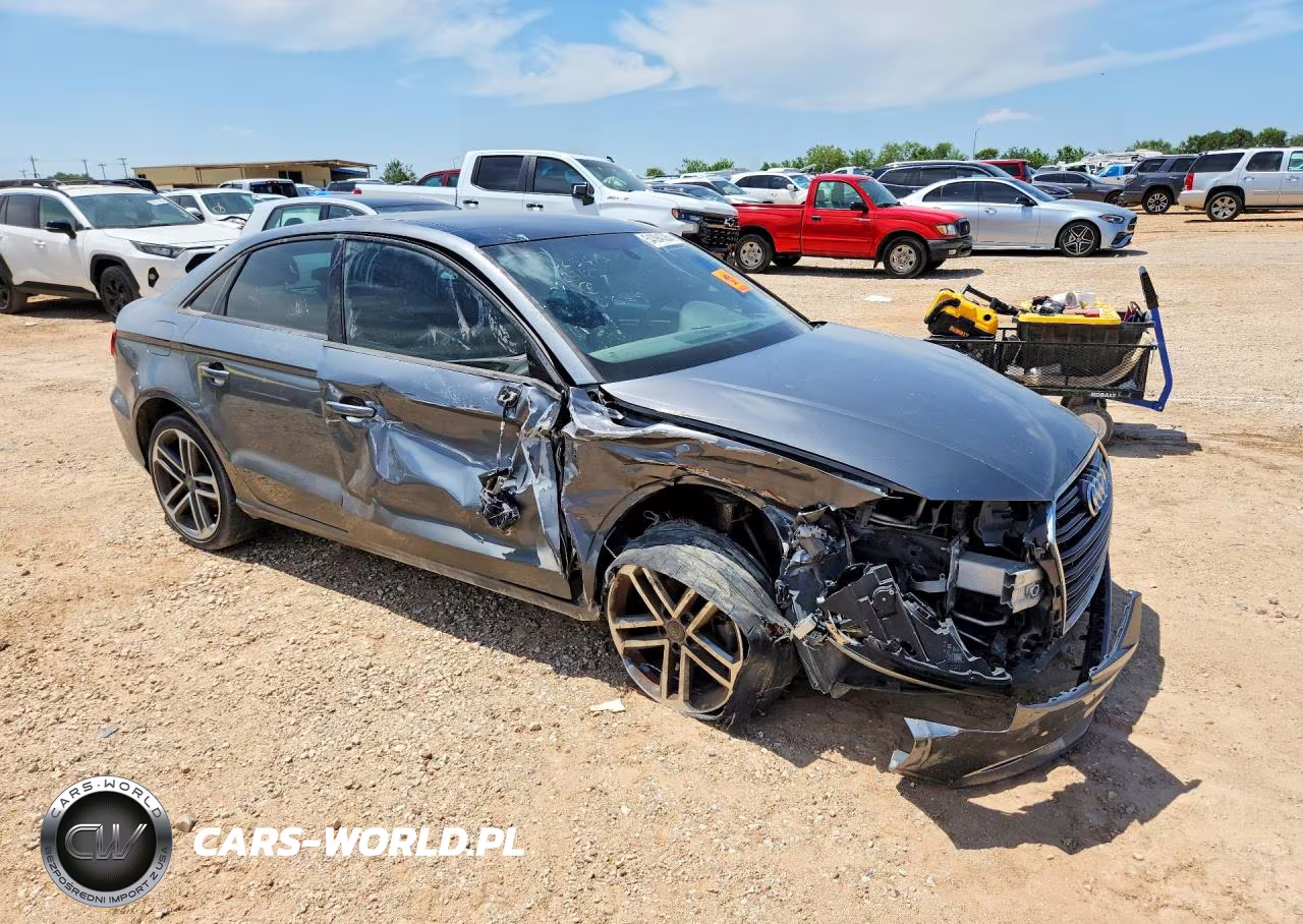 2018 Audi A3 Premium VIN:WAUAUGFF1J1060889 - 4