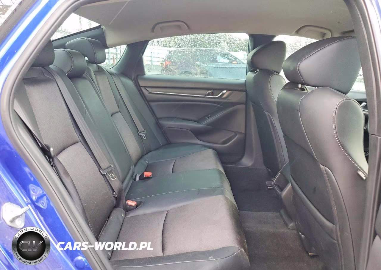 2018 Honda Accord Sport VIN:1HGCV1F3XJA213184 - 10