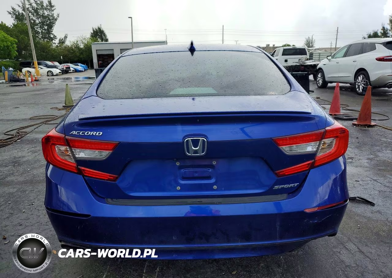 2018 Honda Accord Sport VIN:1HGCV1F3XJA213184 - 6