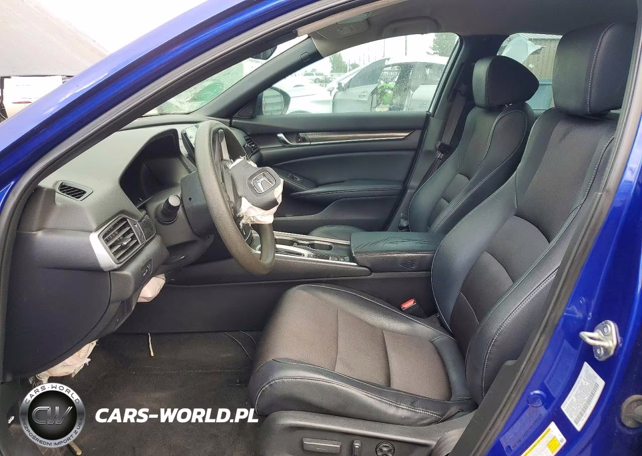 2018 Honda Accord Sport VIN:1HGCV1F3XJA213184 - 7