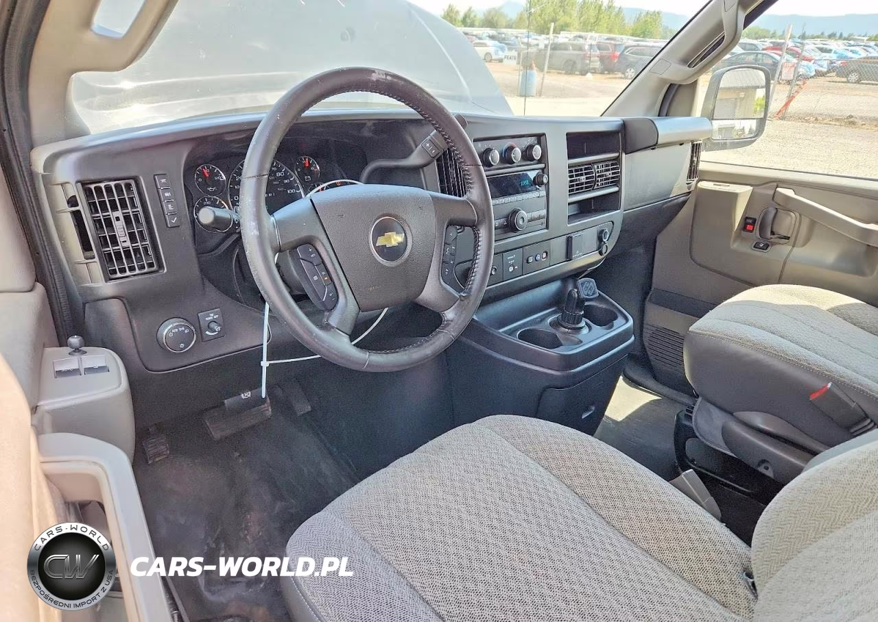 2023 Chevrolet Express 2500 Cargo Delivery Van VIN:1GCWGAF74P1211108 - 8