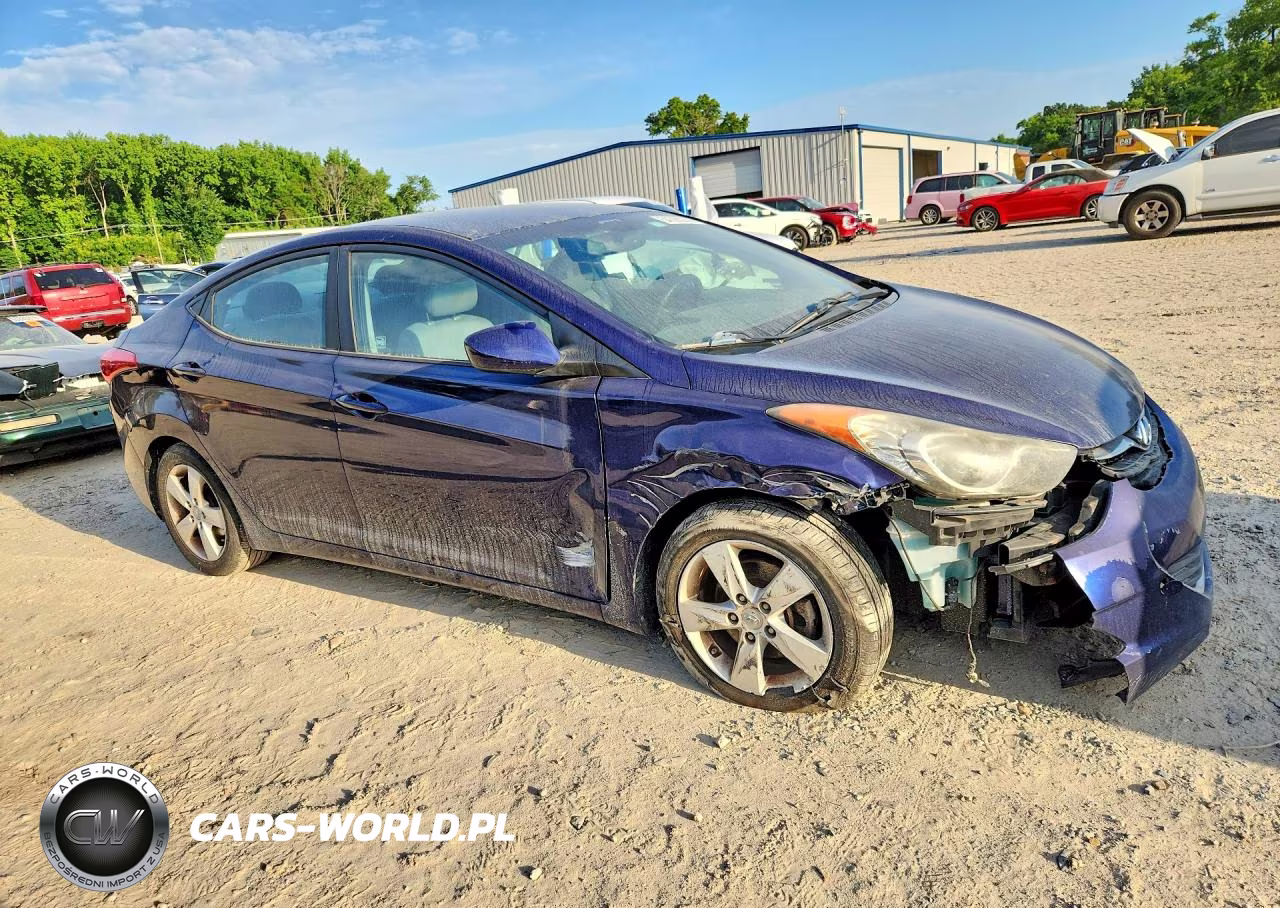 2013 Hyundai Elantra Gls VIN:5NPDH4AE4DH280946 - 4