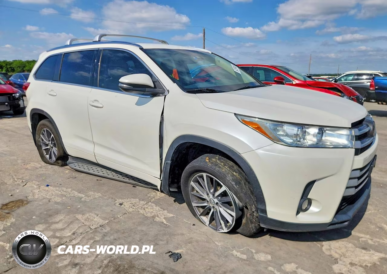 2018 Toyota Highlander Xle VIN:5TDKZRFH6JS288010 - 4