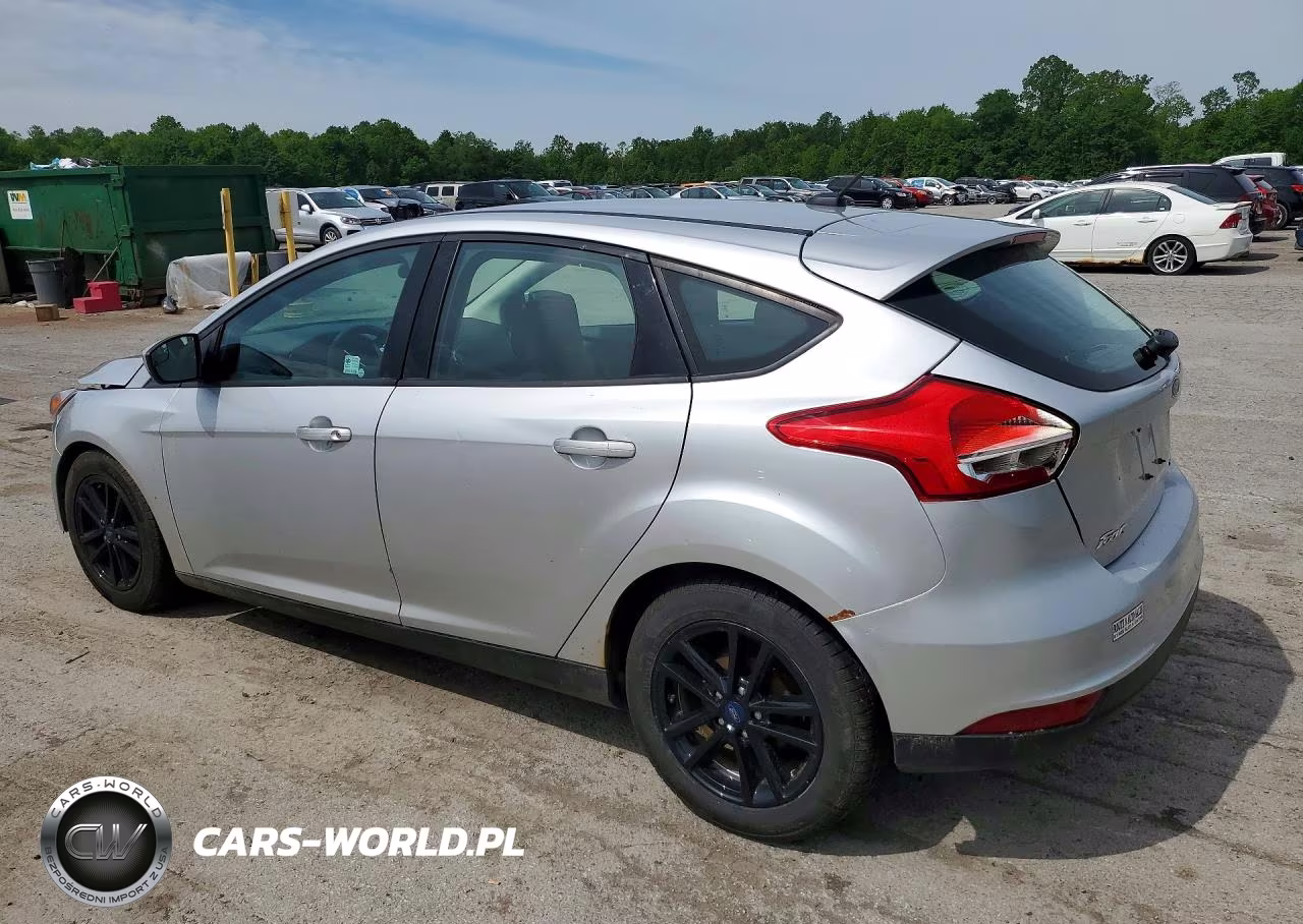 2018 Ford Focus Se VIN:1FADP3K26JL280137 - 2