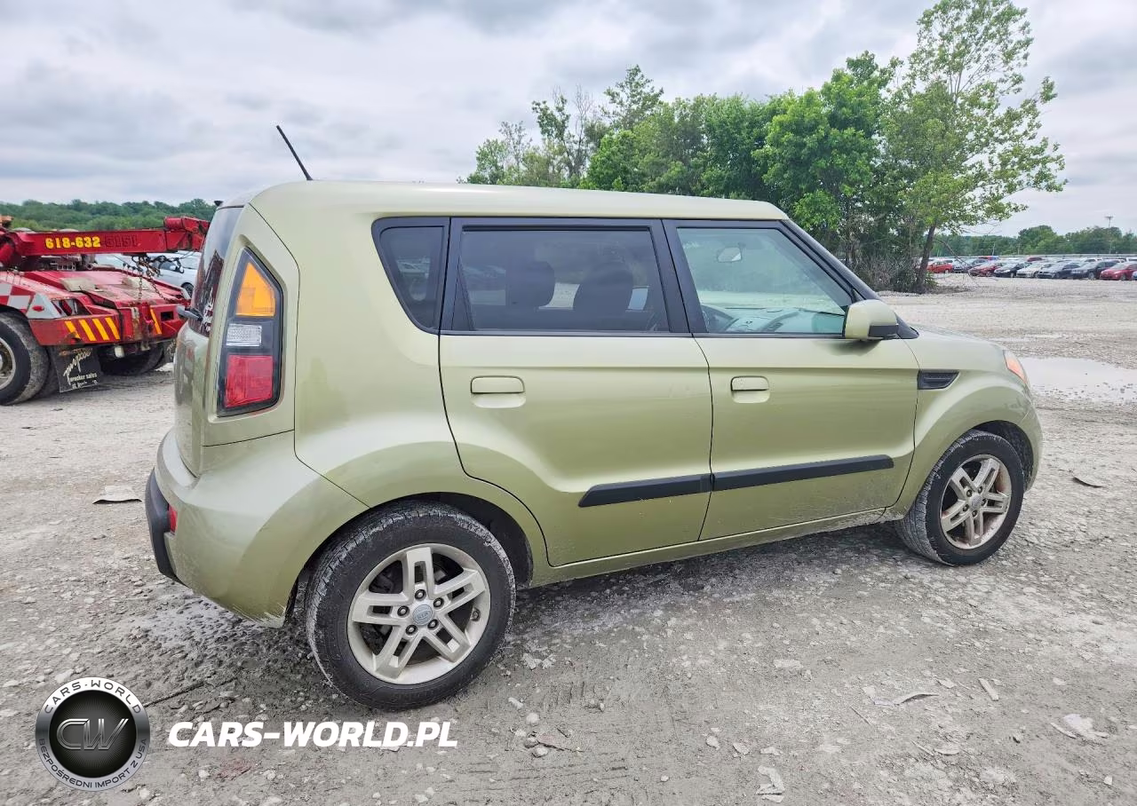 2010 Kia Soul + VIN:KNDJT2A22A7144892 - 3