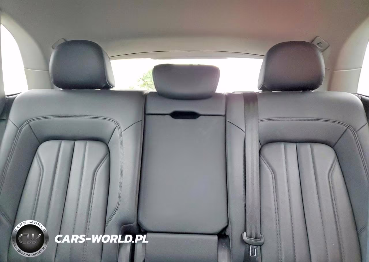 2019 Audi Q5 Premium VIN:WA1ANAFY2K2124975 - 10