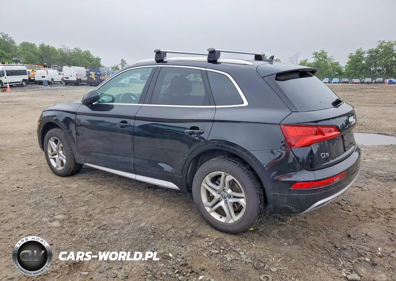 2019 Audi Q5 Premium VIN:WA1ANAFY2K2124975 - 2