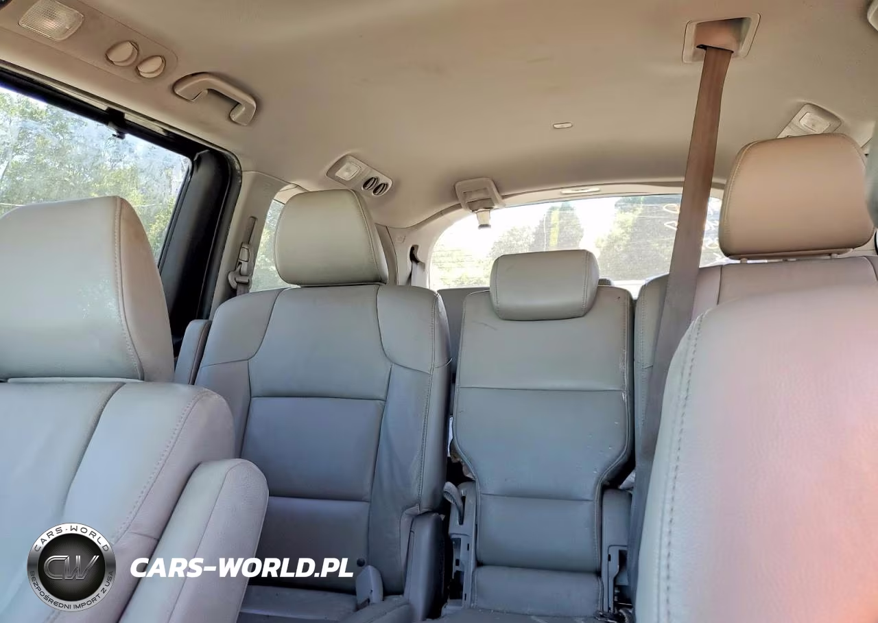 2016 Honda Odyssey Touring VIN:5FNRL5H97GB100512 - 10