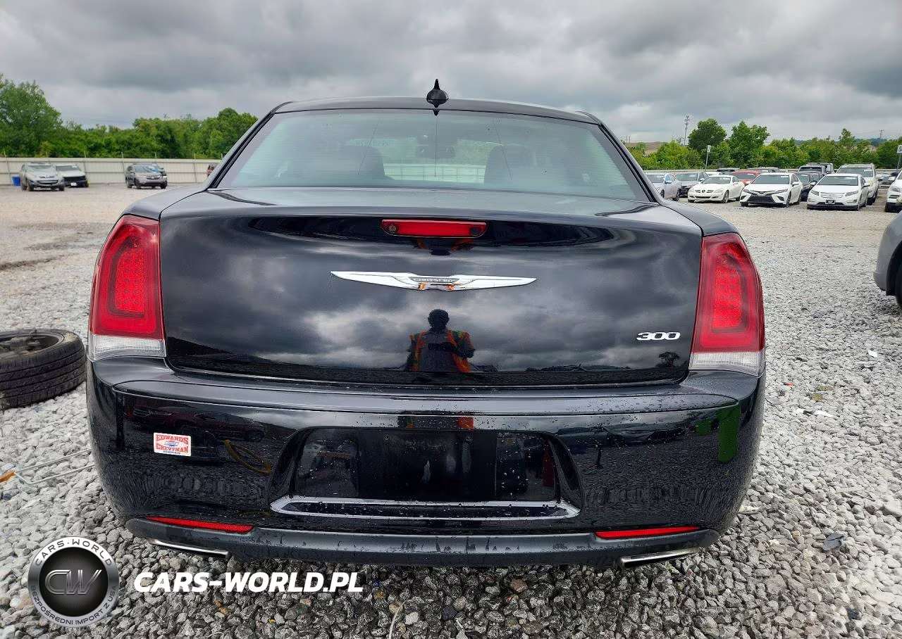 2019 Chrysler 300 Touring VIN:2C3CCAAG6KH648211 - 6