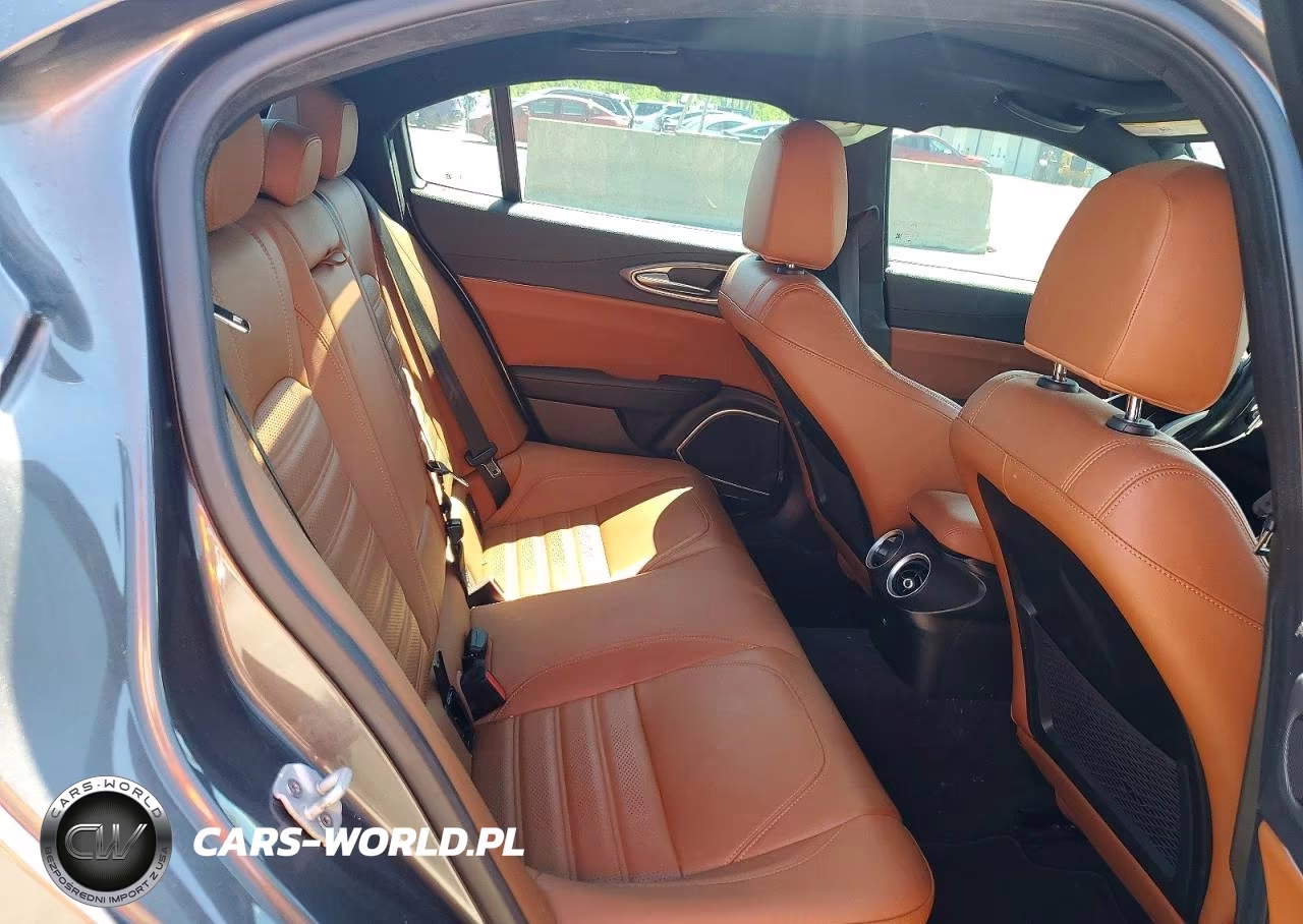 2021 Alfa Romeo Giulia Ti VIN:ZARFANBN8M7643650 - 10