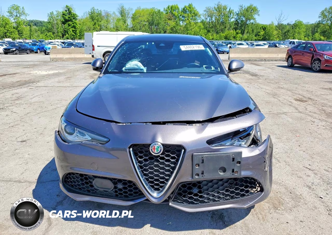 2021 Alfa Romeo Giulia Ti VIN:ZARFANBN8M7643650 - 5