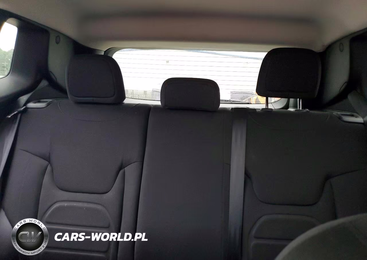 2018 Jeep Renegade Latitude VIN:ZACCJABB2JPJ66849 - 10