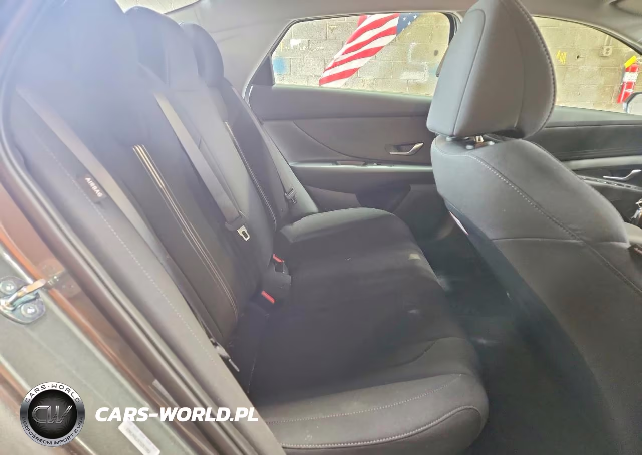 2026 Hyundai Elantra Hybrid Blue VIN:KMHLM4DJ9TU201982 - 10