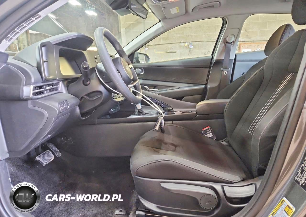 2026 Hyundai Elantra Hybrid Blue VIN:KMHLM4DJ9TU201982 - 7