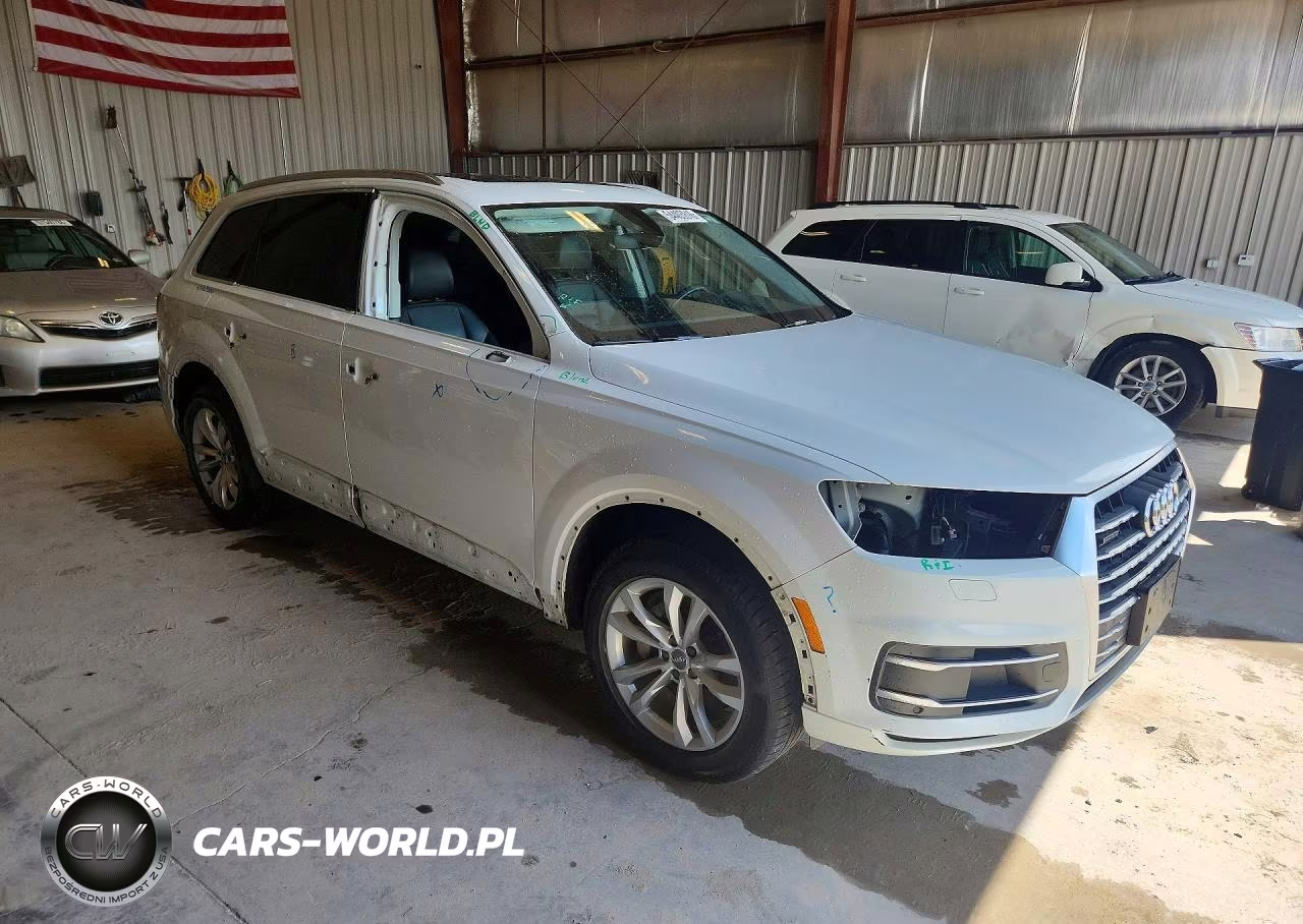 2018 Audi Q7 Premium VIN:WA1AHAF74JD046765 - 4