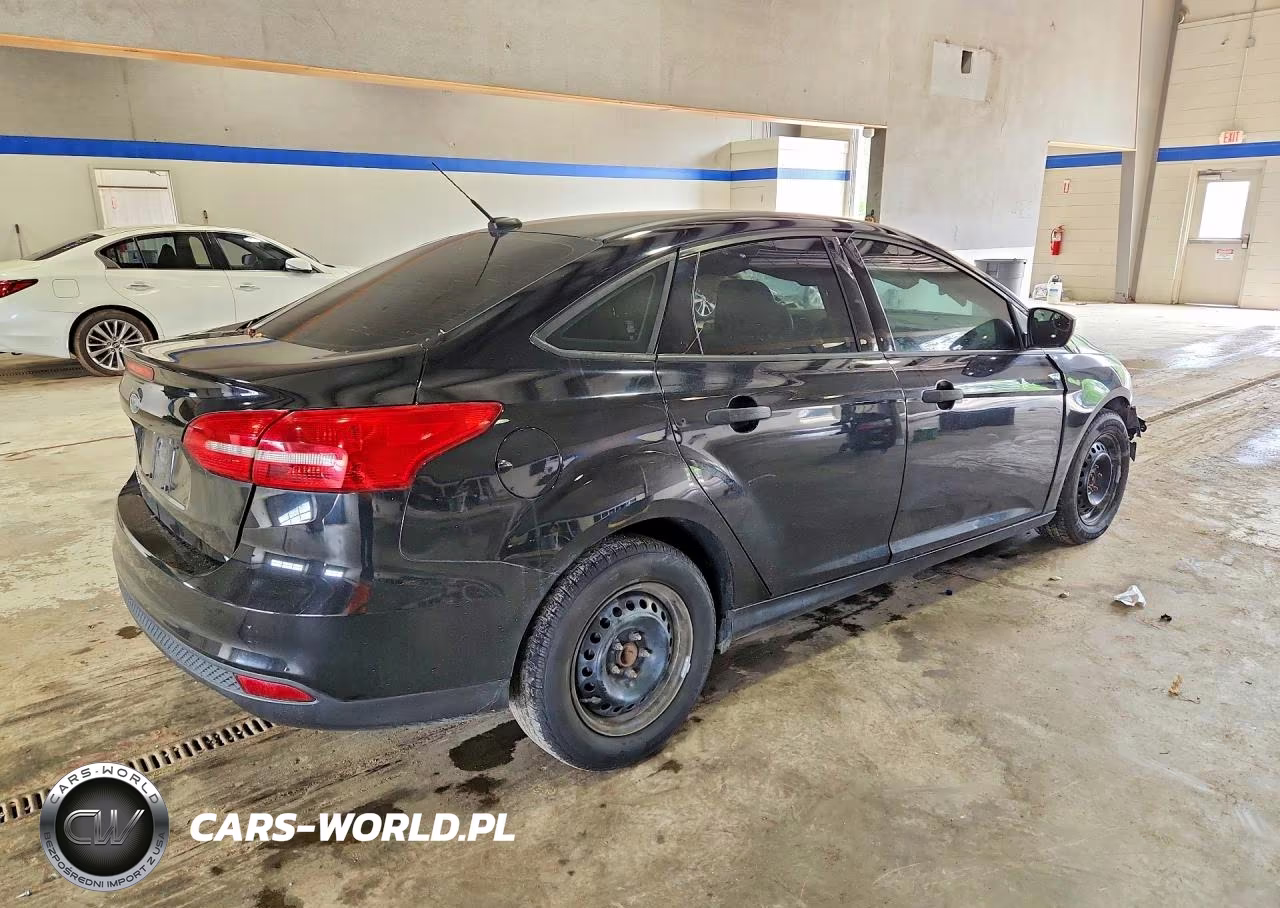 2017 Ford Focus S VIN:1FADP3E27HL324281 - 3