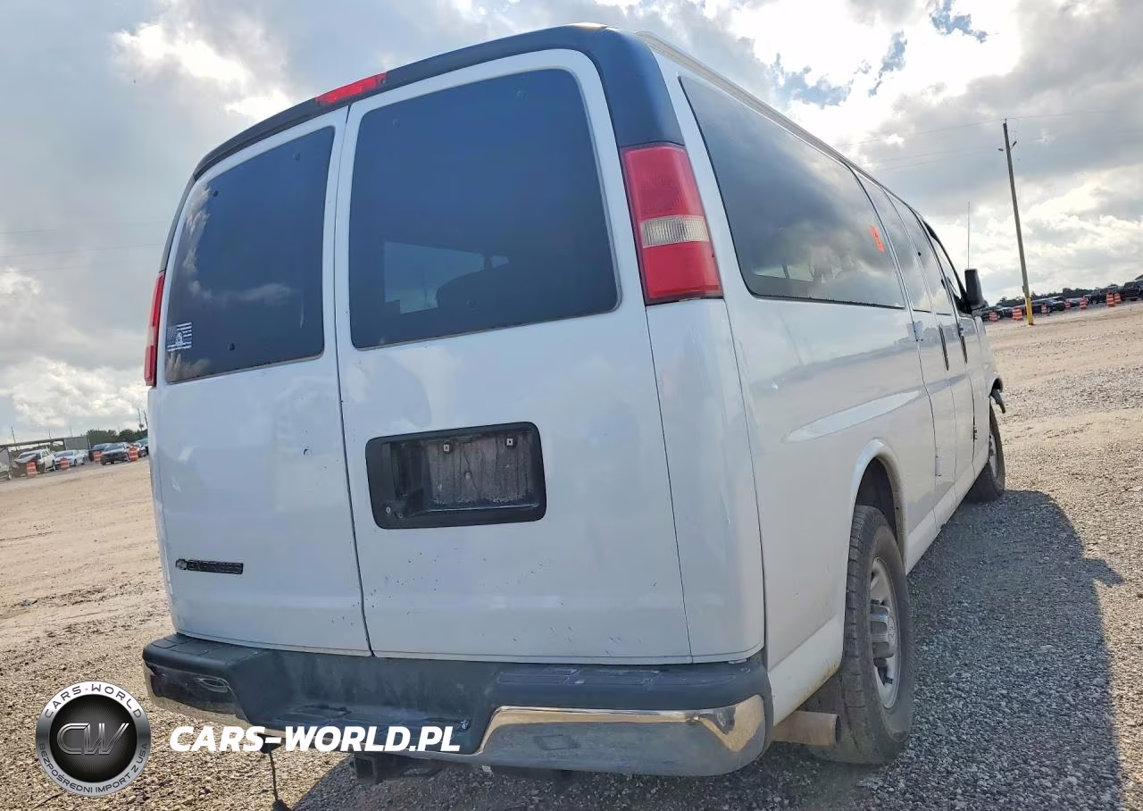 2018 Chevrolet Express G3500 Lt VIN:1GAZGPFG3J1229342 - 3