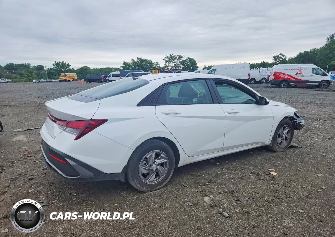 2025 Hyundai Elantra Se VIN:KMHLL4DG9SU045139 - 3