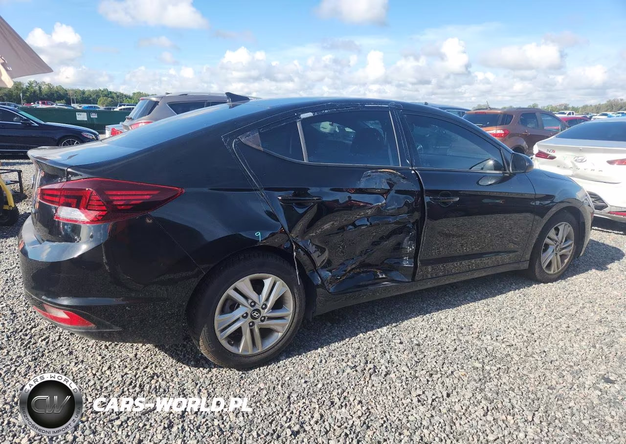 2019 Hyundai Elantra Value Edition VIN:5NPD84LFXKH430643 - 3