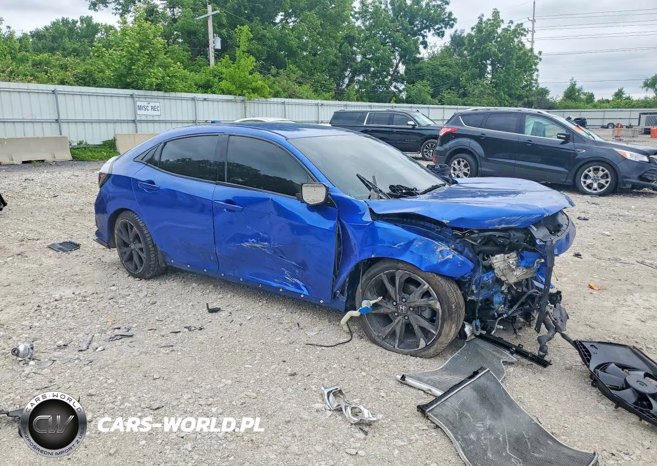 2018 Honda Civic Sport VIN:SHHFK7H45JU410587 - 4