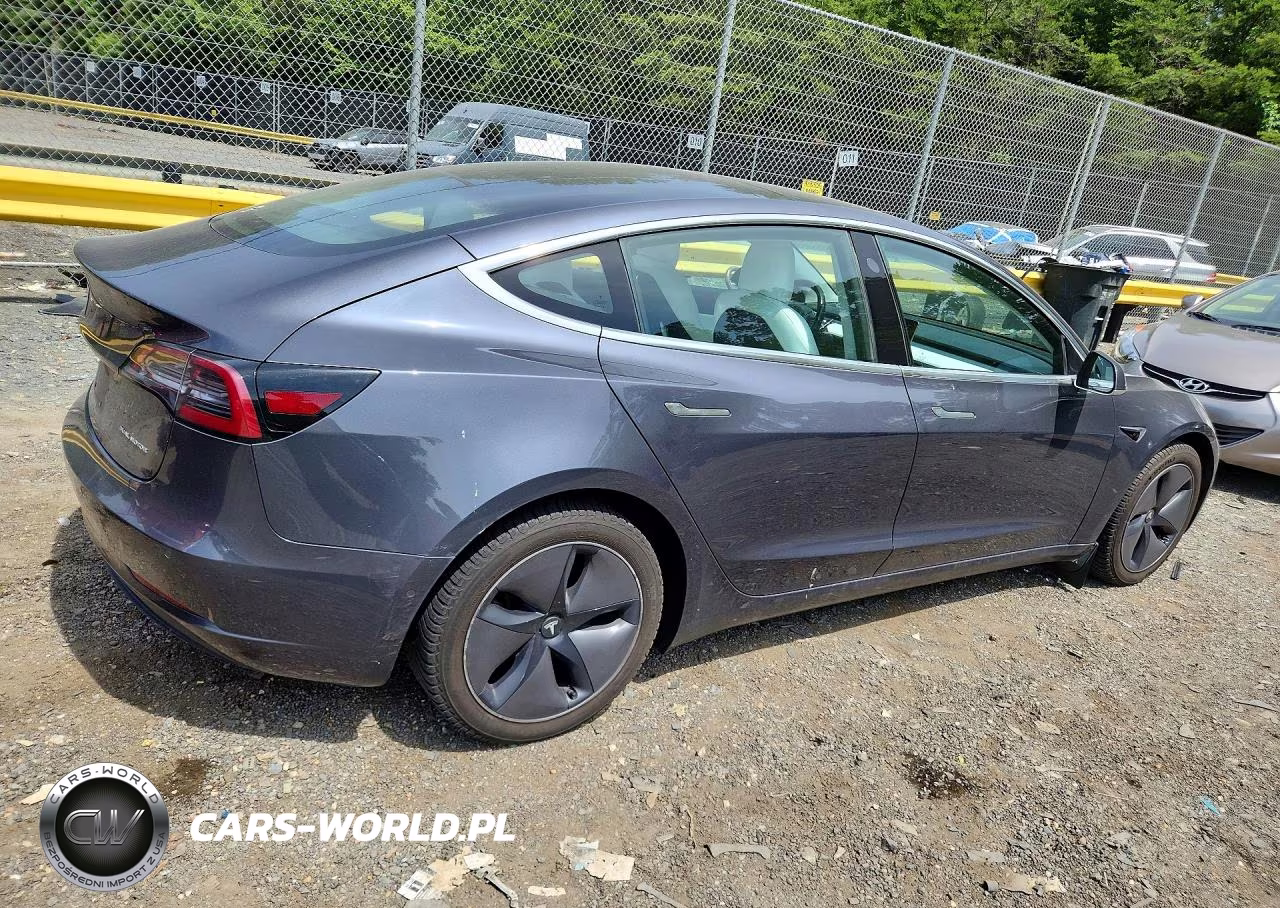 2018 Tesla Model 3 VIN:5YJ3E1EB8JF170205 - 3