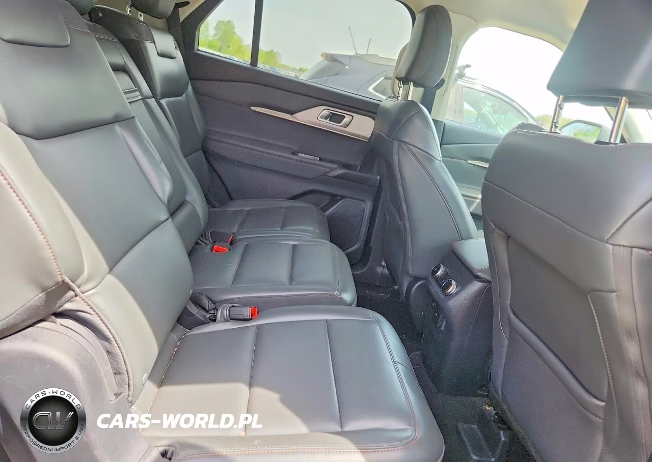2025 Ford Explorer Active VIN:1FMUK8DH6SGA92182 - 11