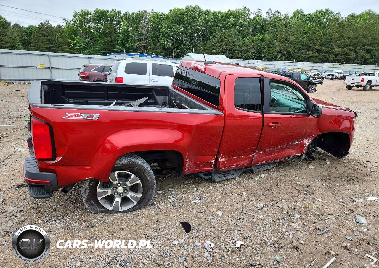 2015 Chevrolet Colorado Z71 VIN:1GCHTCE33F1174260 - 3
