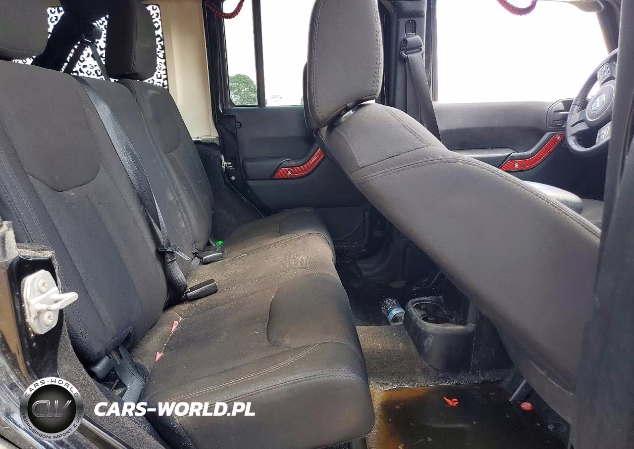 2015 Jeep Wrangler Unlimited Sport VIN:1C4BJWDG0FL511201 - 10