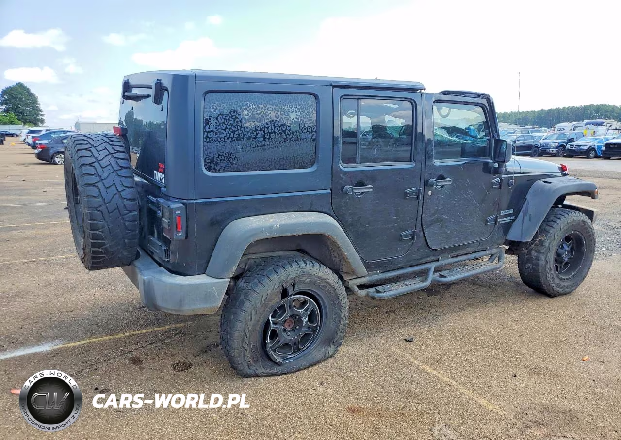2015 Jeep Wrangler Unlimited Sport VIN:1C4BJWDG0FL511201 - 3