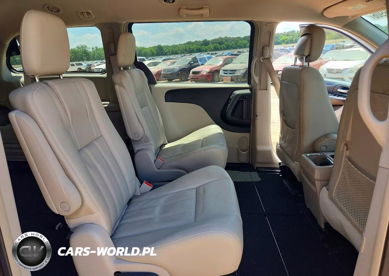 2013 Chrysler Town & Country Touring VIN:2C4RC1BGXDR646009 - 11