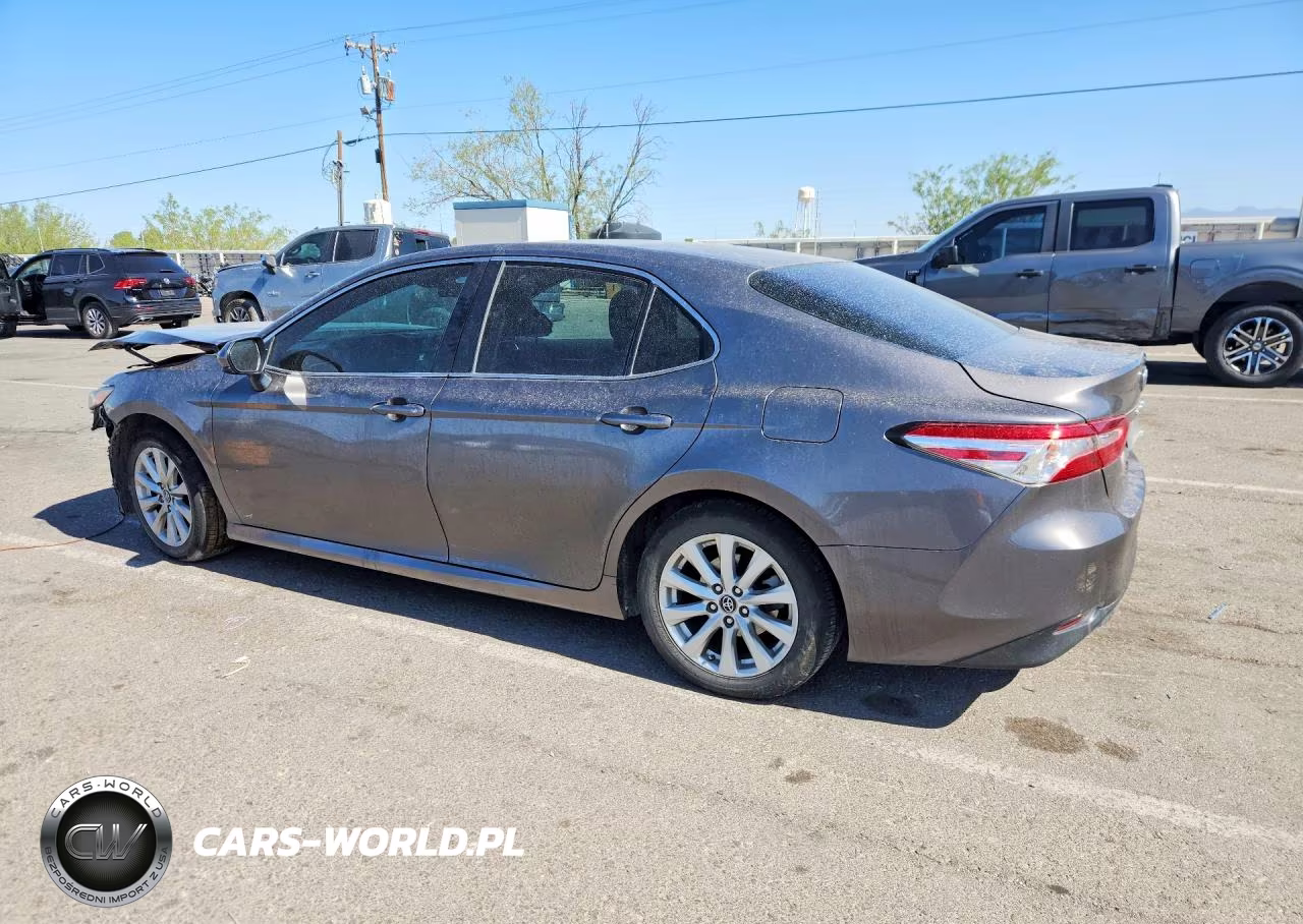 2018 Toyota Camry Le VIN:4T1B11HK2JU636183 - 2