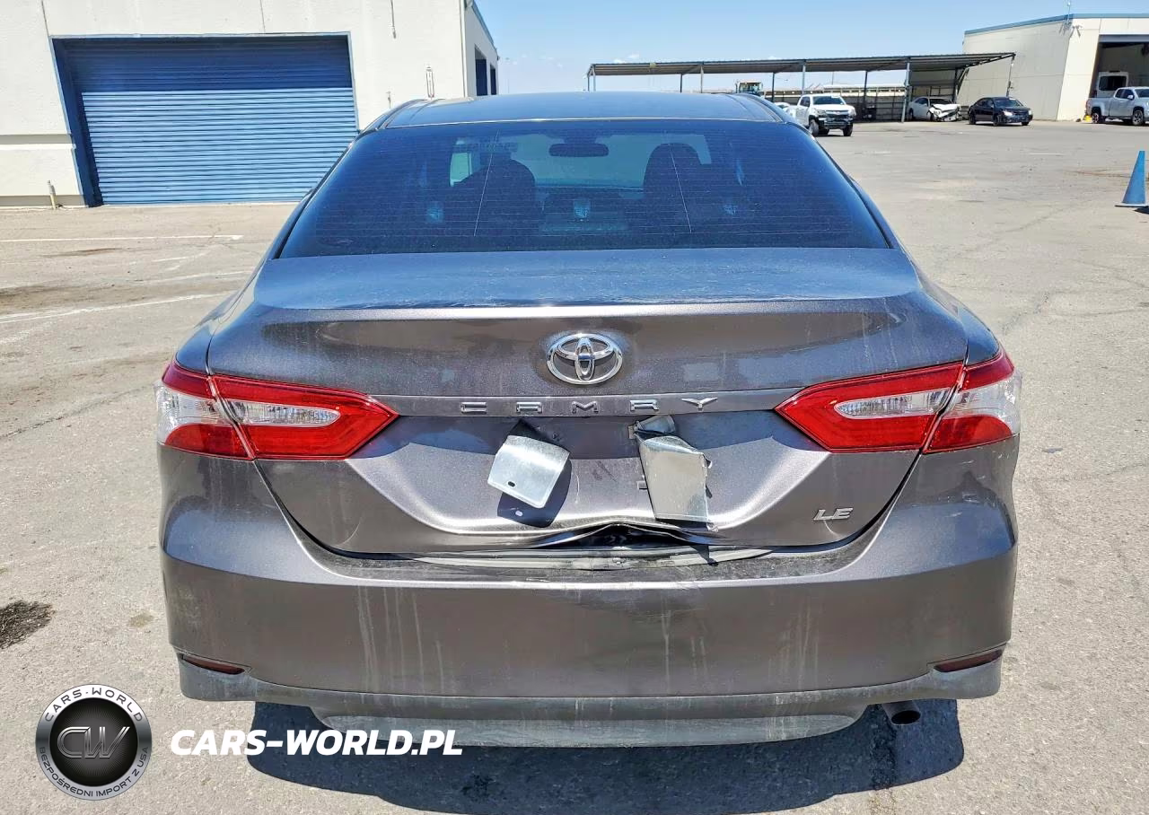 2018 Toyota Camry Le VIN:4T1B11HK2JU636183 - 6
