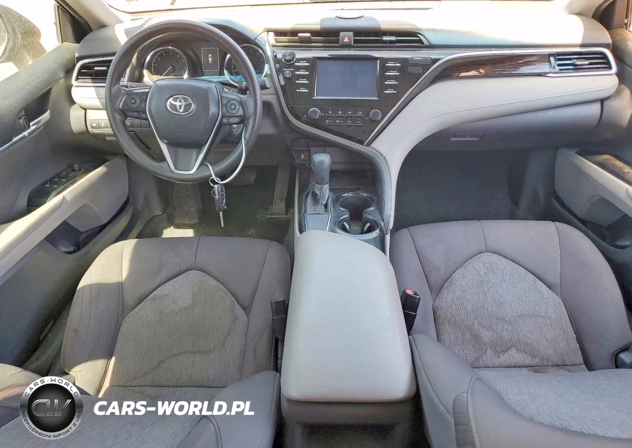 2018 Toyota Camry Le VIN:4T1B11HK2JU636183 - 8