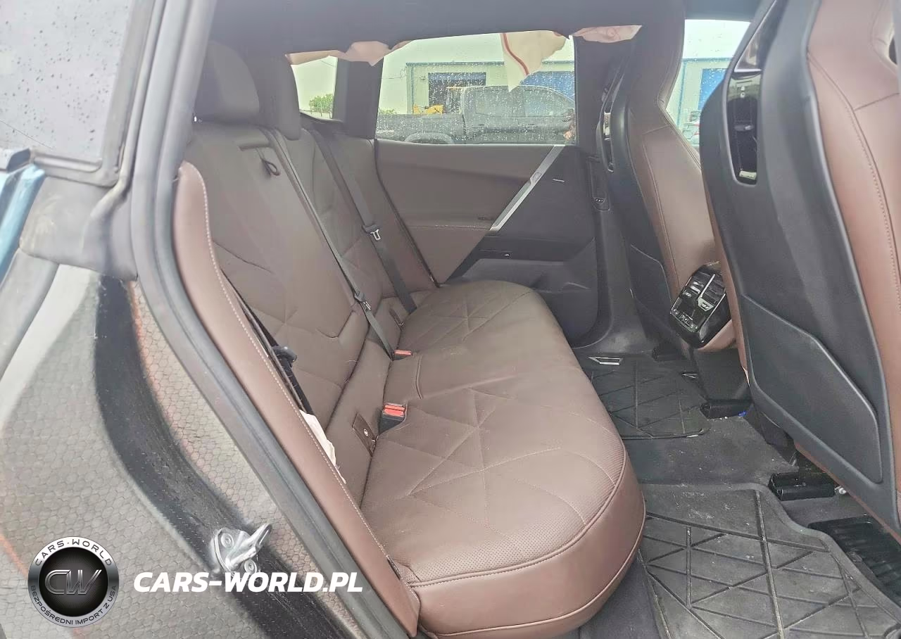 2025 BMW Ix xDrive50 VIN:WB523CF03SCT49398 - 11