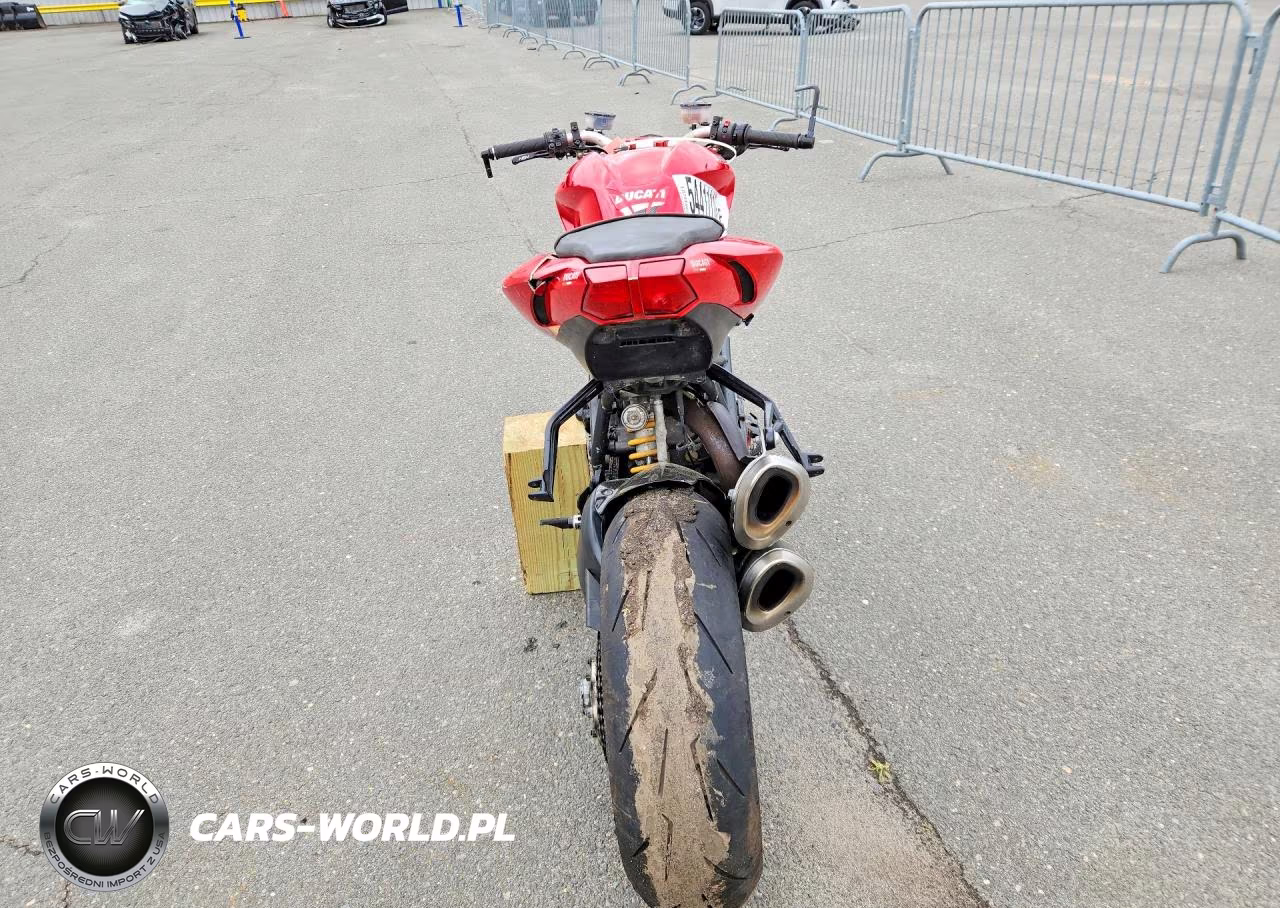 2010 Ducati Streetfighter Base VIN:ZDM11BEW4AB002371 - 4