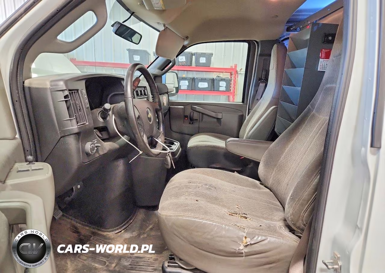 2023 Chevrolet Express G2500 VIN:1GCWGAFP0P1258961 - 7