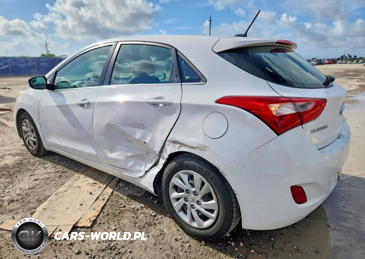 2017 Hyundai Elantra Gt Base VIN:KMHD35LH3HU372682 - 2