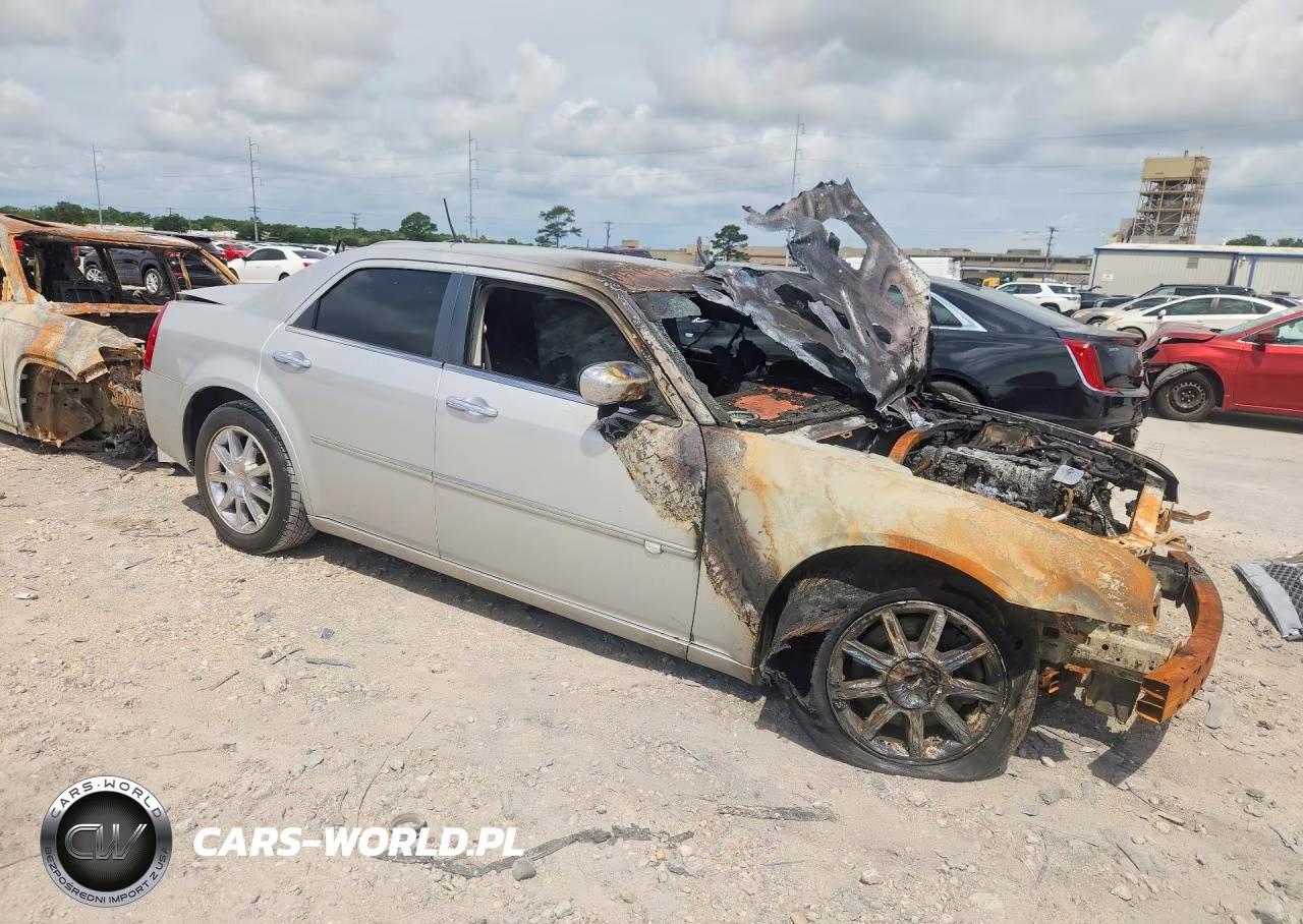 2008 Chrysler 300C VIN:2C3KK63H18H219729 - 4