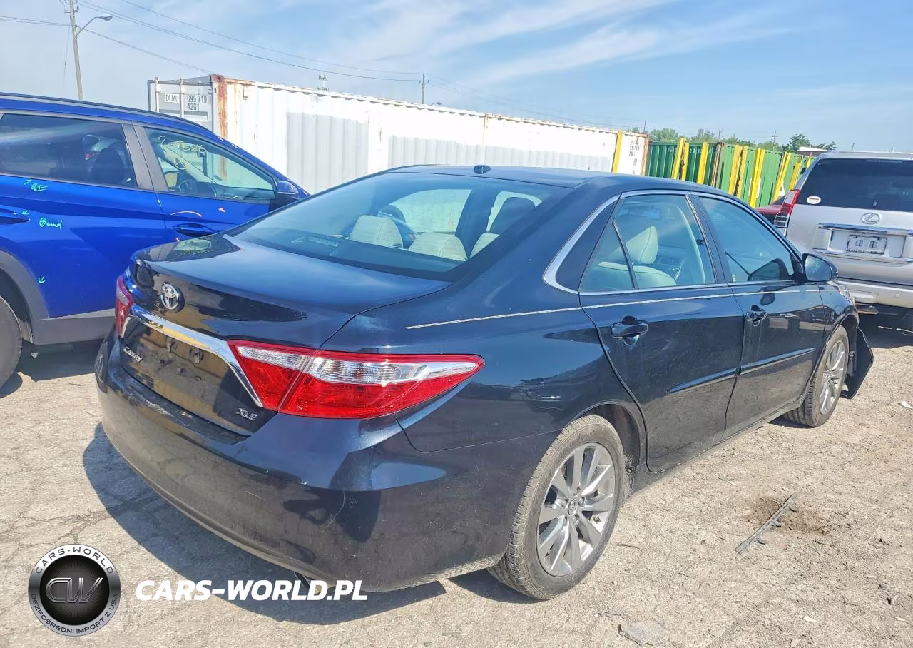 2015 Toyota Camry Xle VIN:4T1BF1FK1FU913014 - 3