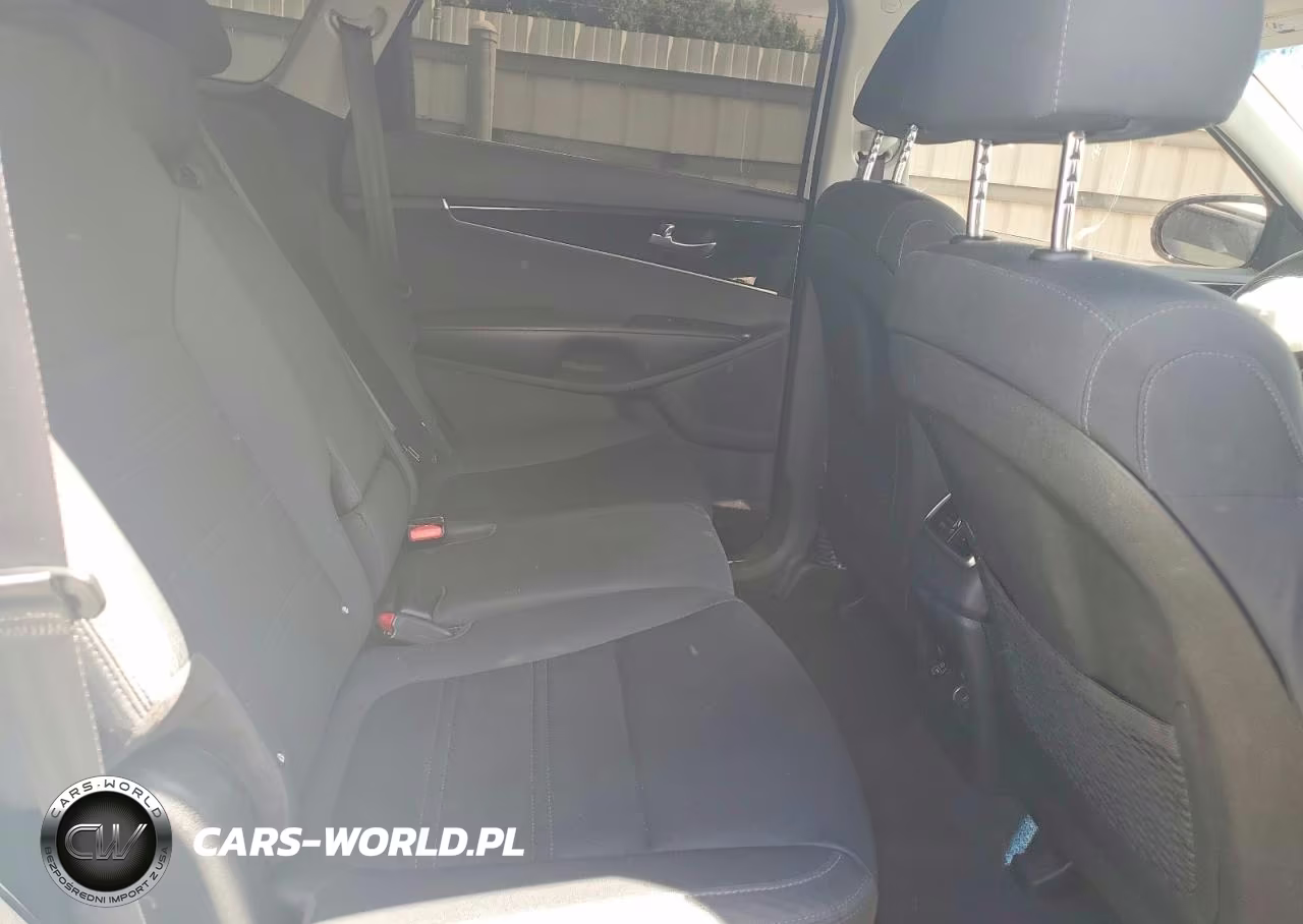 2020 Kia Sorento S VIN:5XYPG4A51LG683241 - 11