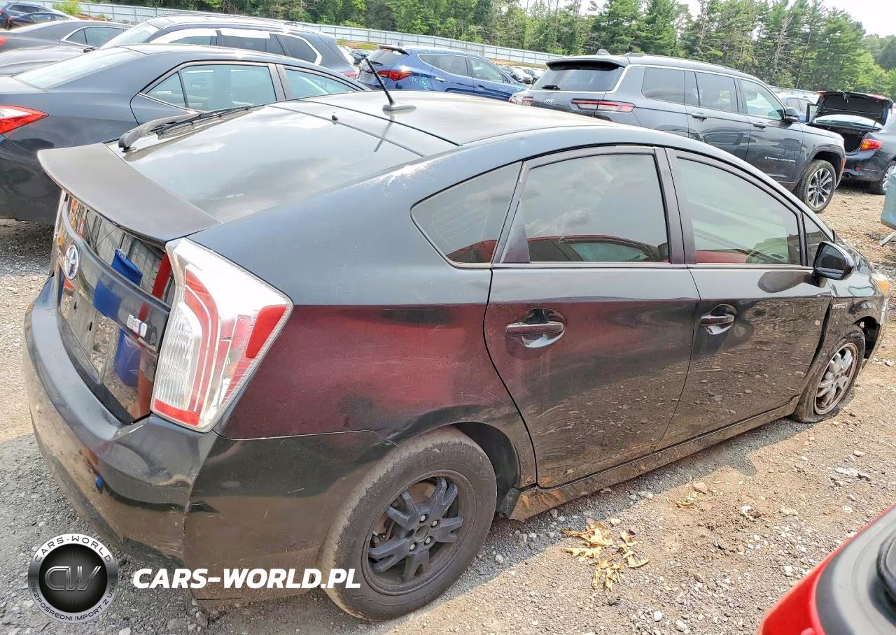 2014 Toyota Prius Two VIN:JTDKN3DU0E1750573 - 3