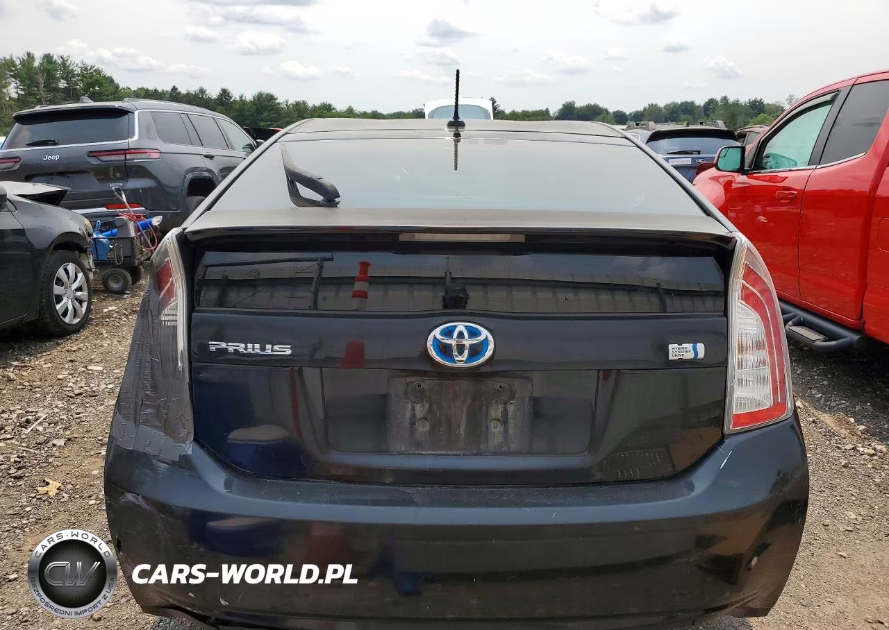2014 Toyota Prius Two VIN:JTDKN3DU0E1750573 - 6