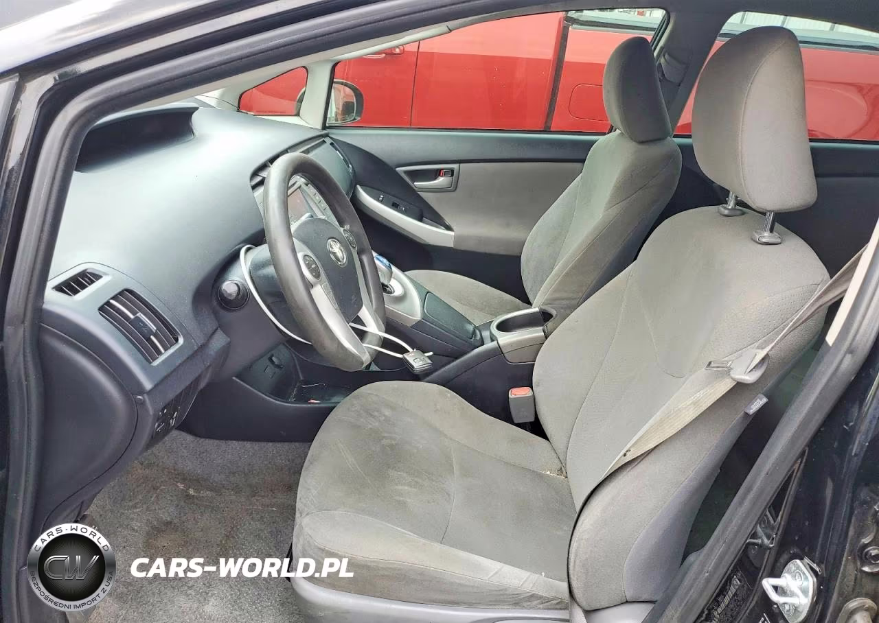 2014 Toyota Prius Two VIN:JTDKN3DU0E1750573 - 7