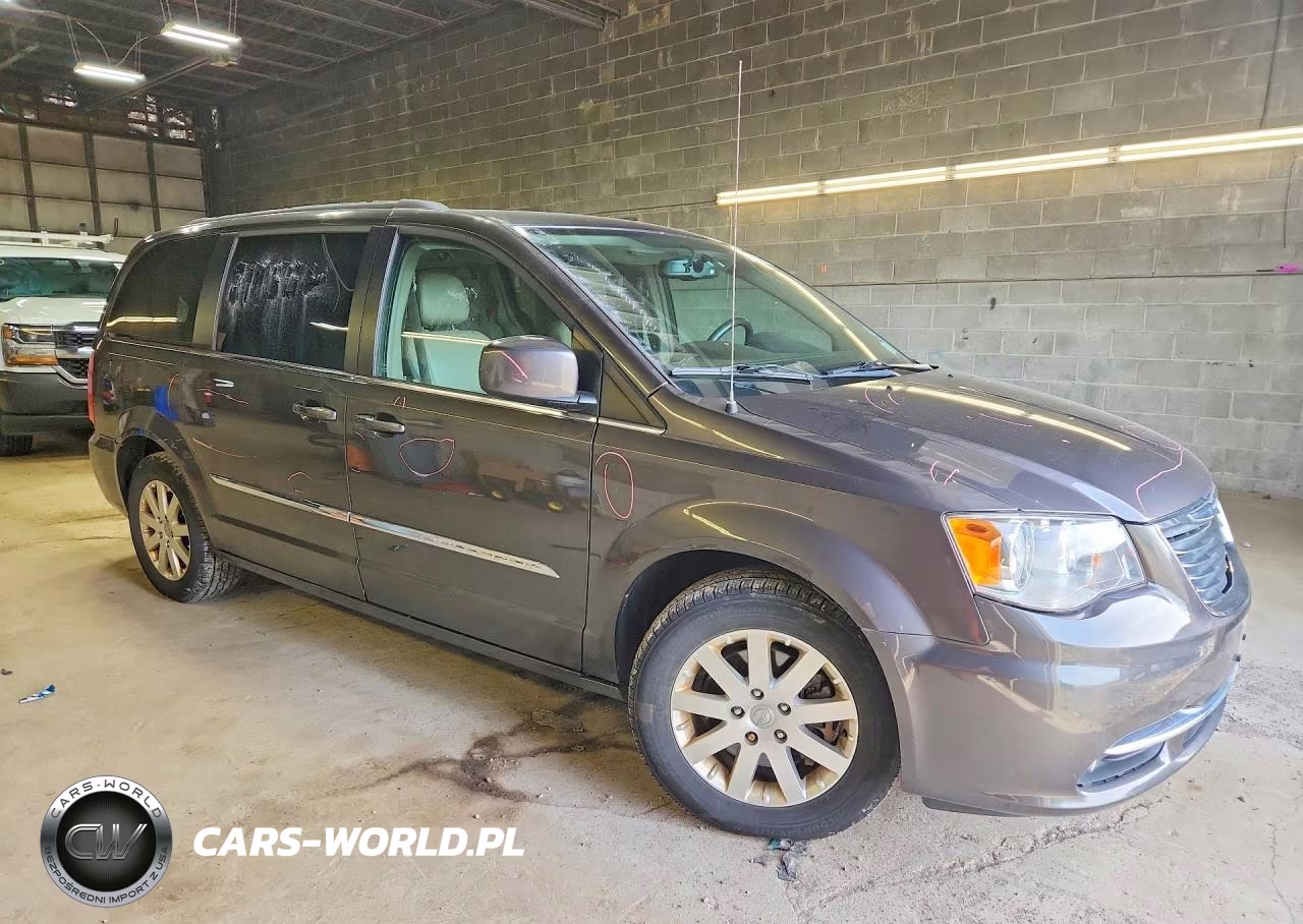2015 Chrysler Town & Country Touring VIN:2C4RC1BGXFR656543 - 4