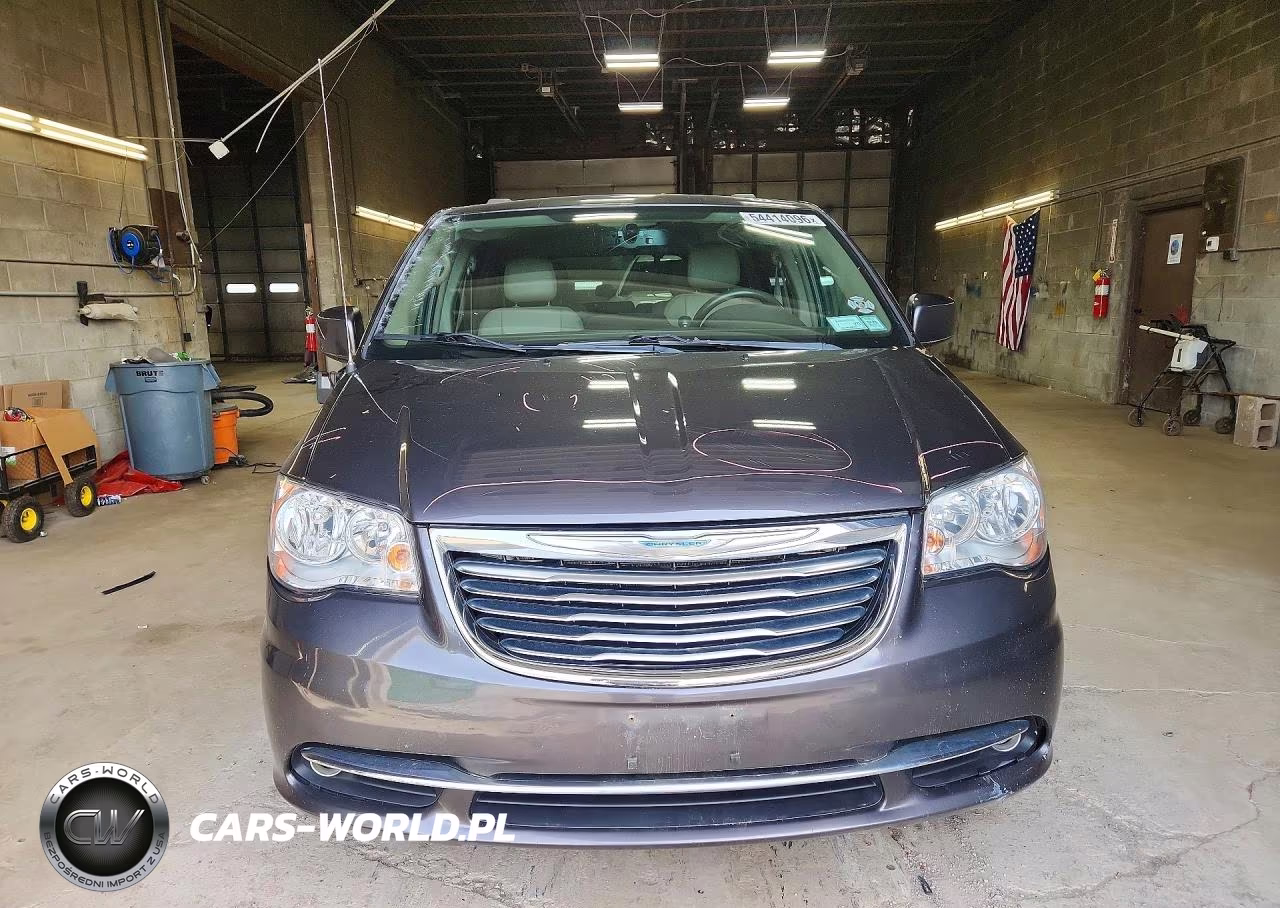 2015 Chrysler Town & Country Touring VIN:2C4RC1BGXFR656543 - 5