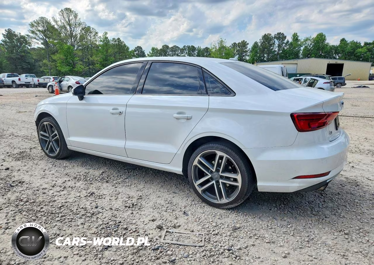 2018 Audi A3 Premium VIN:WAUB8GFF0J1041100 - 2