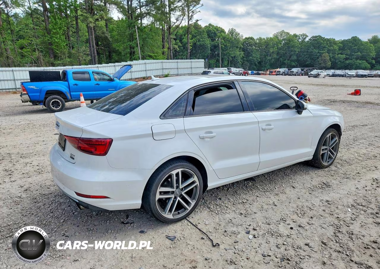 2018 Audi A3 Premium VIN:WAUB8GFF0J1041100 - 3