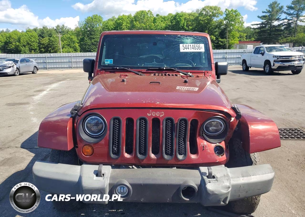 2008 Jeep Wrangler Unlimited Sahara VIN:1J4GA59118L560750 - 5