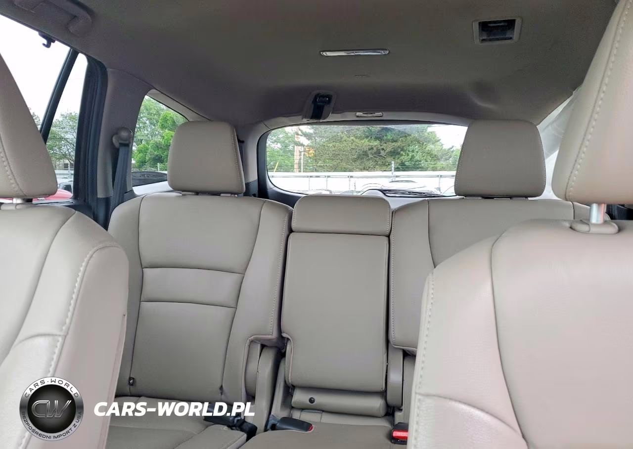 2021 Honda Pilot Touring VIN:5FNYF6H98MB076760 - 10