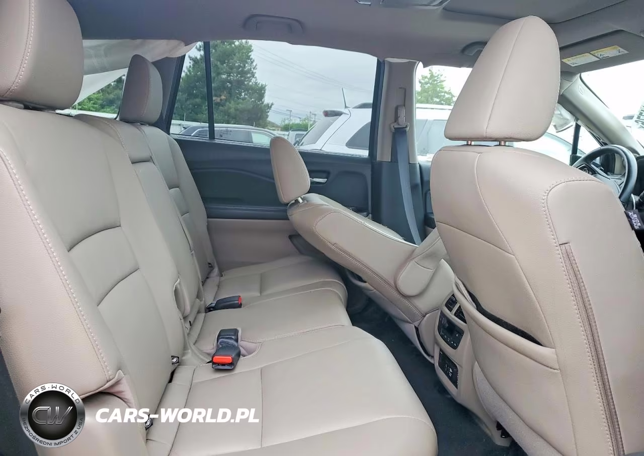 2021 Honda Pilot Touring VIN:5FNYF6H98MB076760 - 11